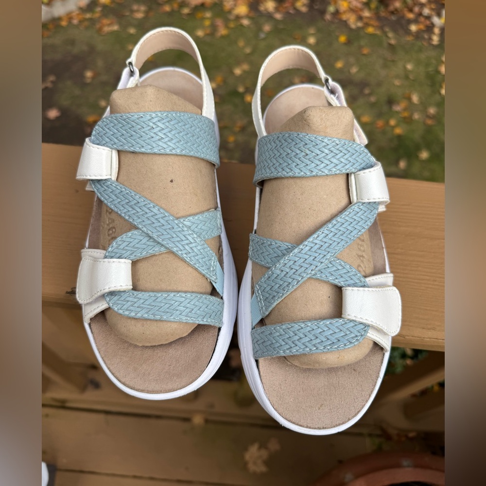 Drew Sandals, Serenity White and Light Blue
Size 7